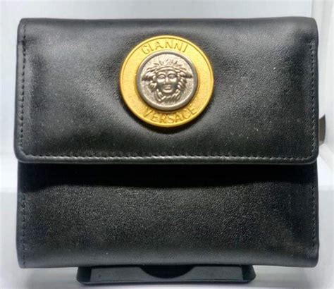 check if gianni versace wallet is real or not